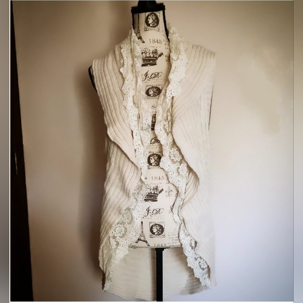Flying Tomato Cream Knit with Lace Detail